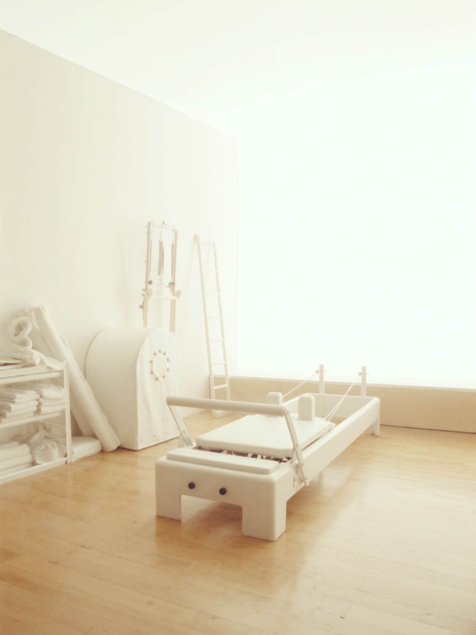 NURÁ reformer studio detail